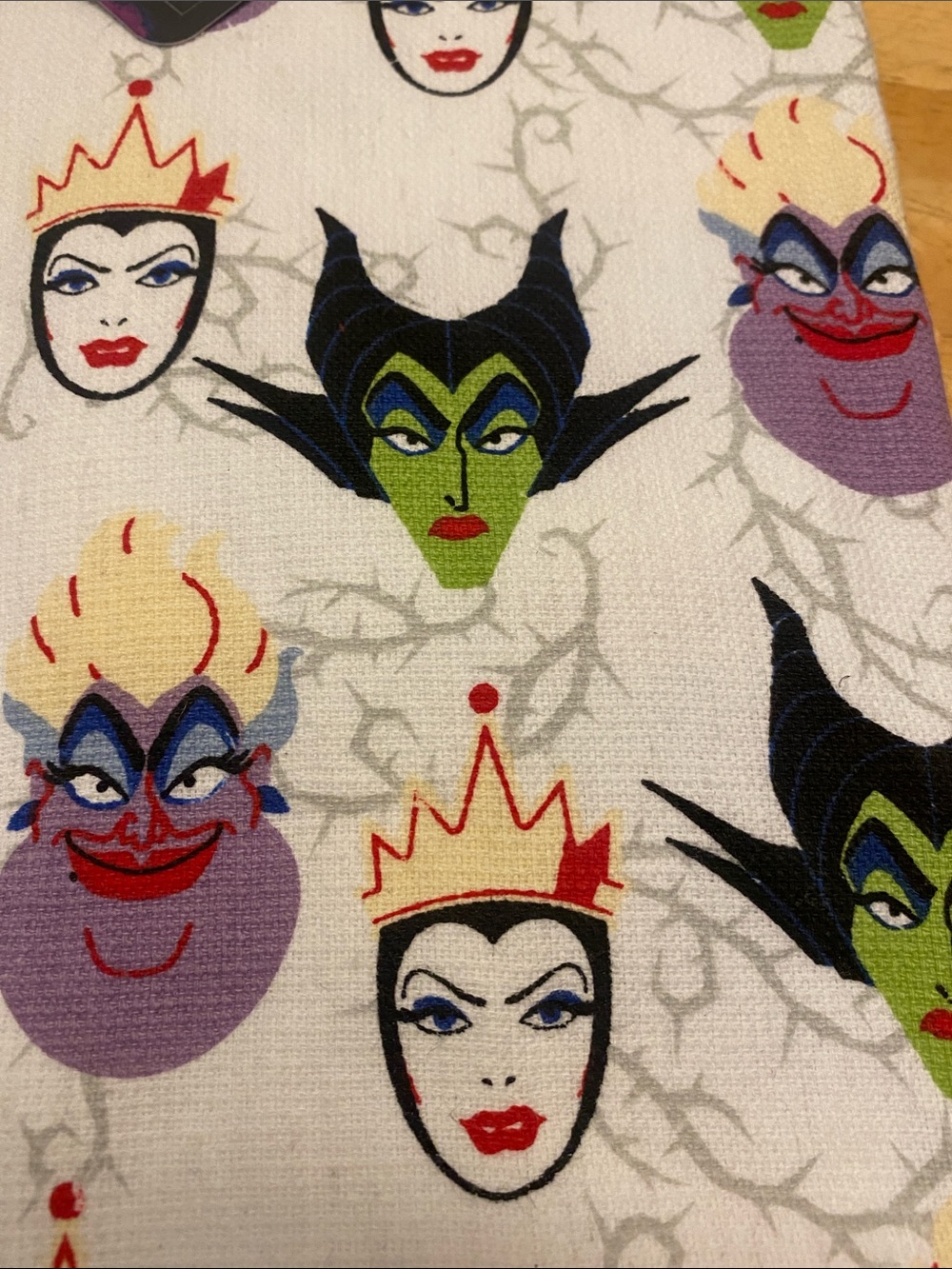 Set of 2 Disney Villains Kitchen Towels 100% cot NwT for Halloween or anytime. - Picture 2 of 6